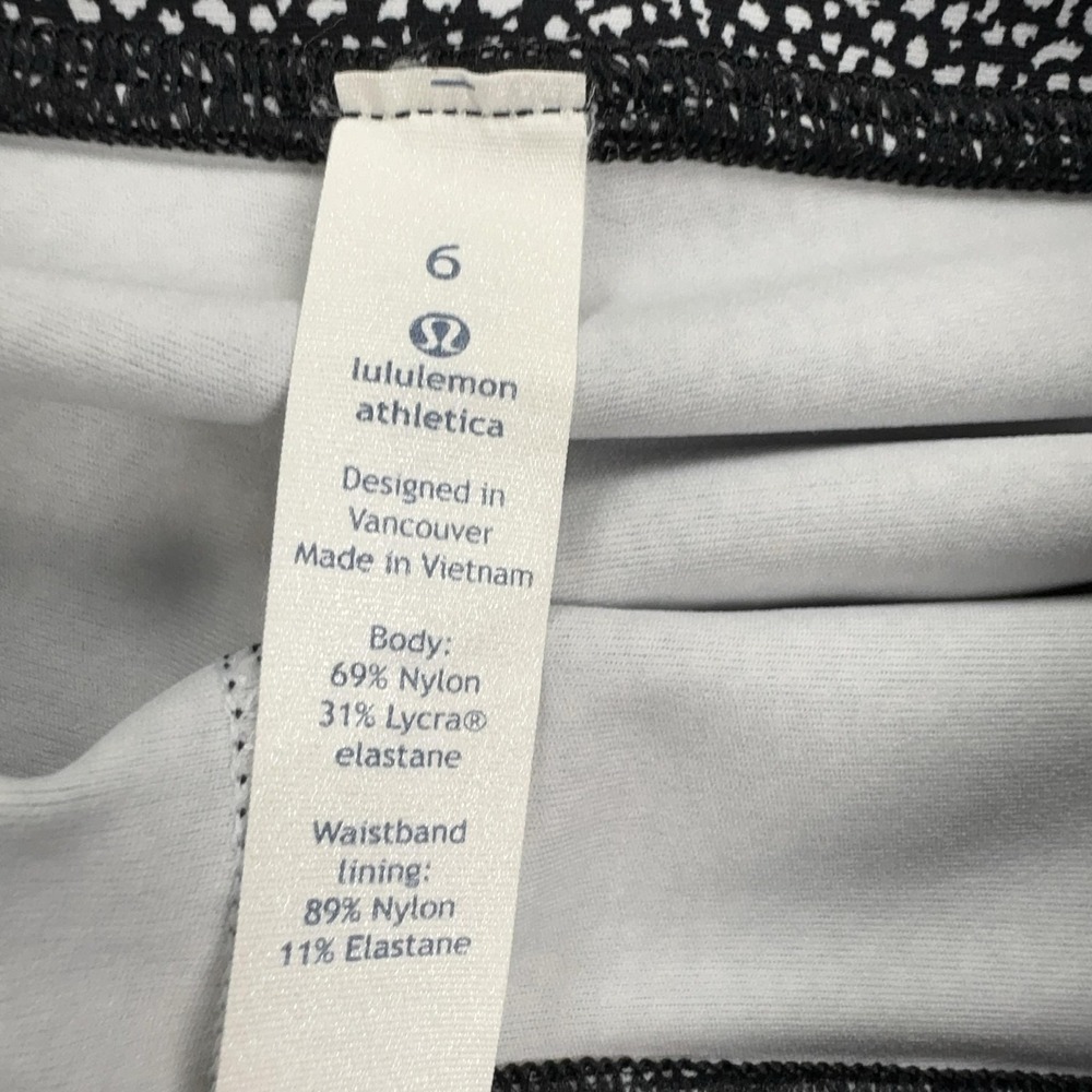 Lululemon Pants Womens 6 Black White Spotted Ankle Leggings Pockets Yoga Gym - Picture 9 of 15